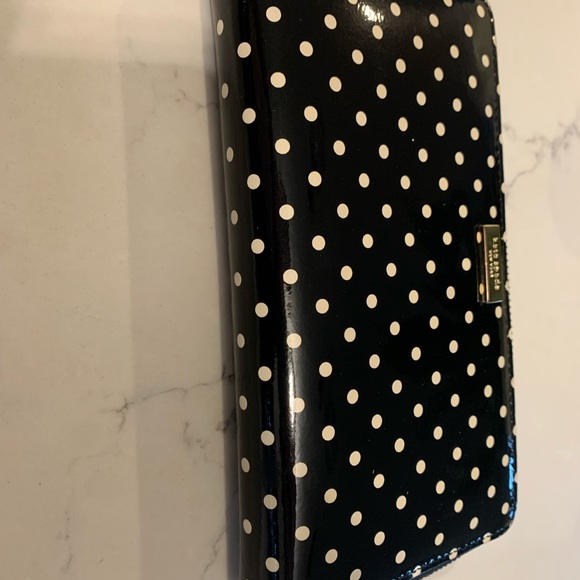 Kate Spade wallet offers ton of space. - Picture 4 of 9